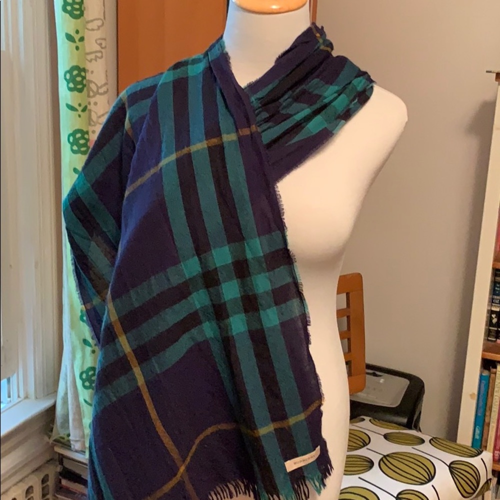Green and navy checkered Burberry scarf
